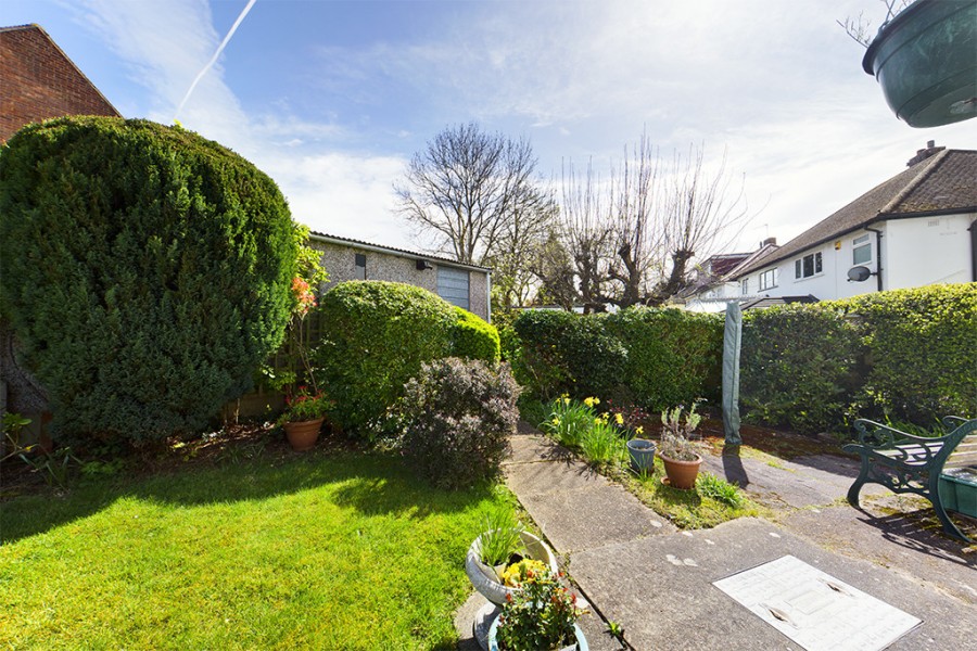 Images for Pine Gardens, Ruislip