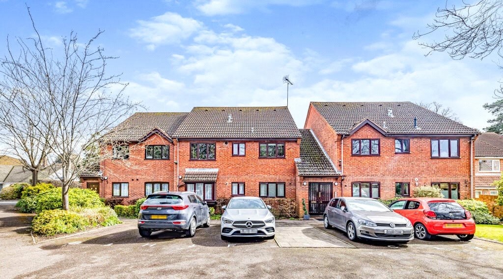 The Avenue, Northwood, 1 bedroom, First Floor Flat