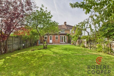 Images for Beaulieu Drive, Pinner EAID:1378691778 BID:EAS