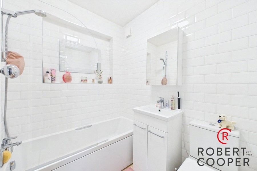 Images for Milverton Drive, Ickenham