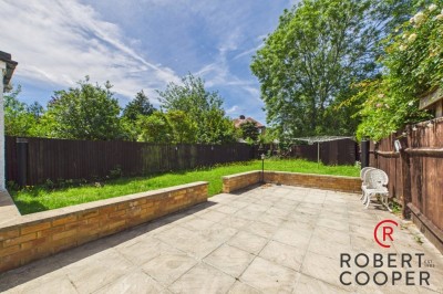 Images for Dawlish Drive, Pinner EAID:1378691778 BID:EAS