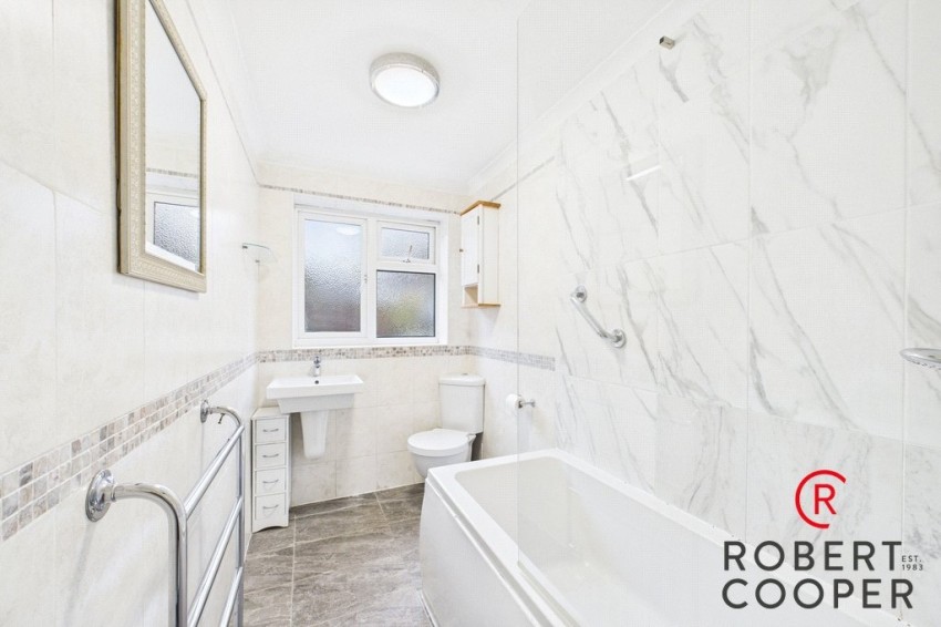 Images for Kent Gardens, Ruislip