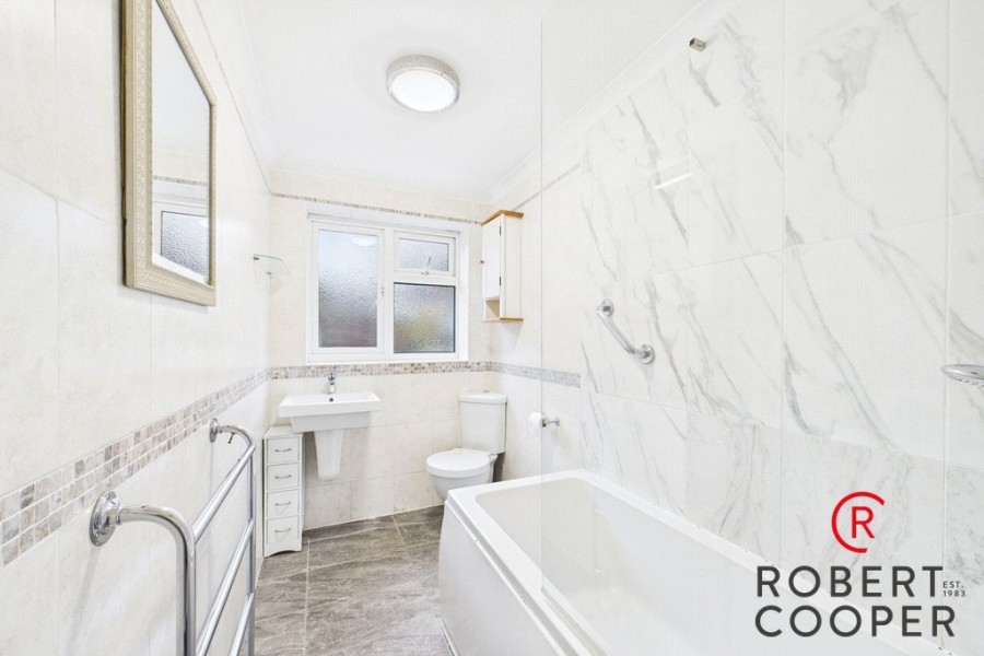 Images for Kent Gardens, Ruislip