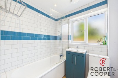 Images for Meadow Road, Pinner EAID:1378691778 BID:EAS