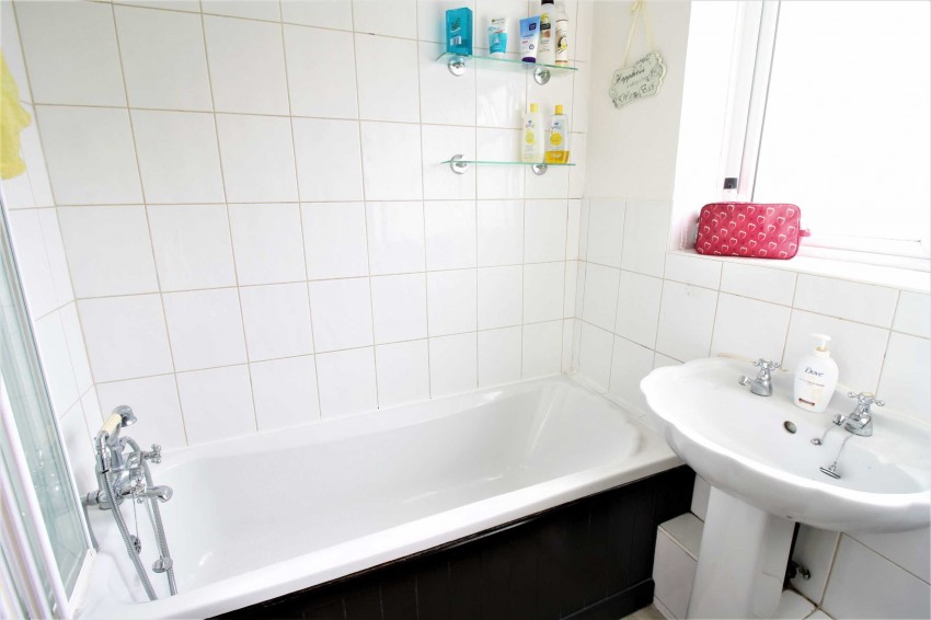 Images for West Mead, South Ruislip, Middlesex