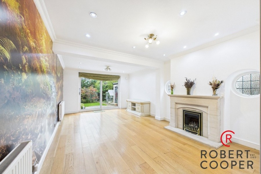 Images for East Mead, Ruislip