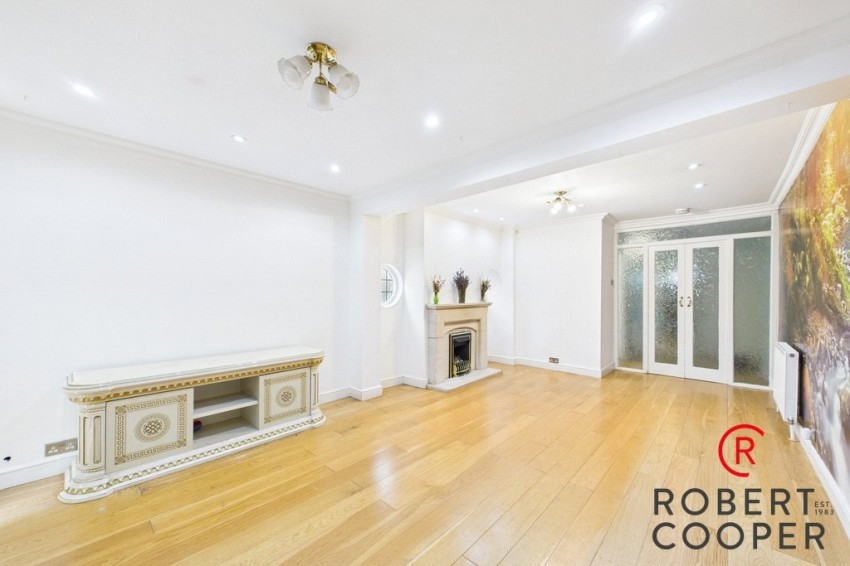 Images for East Mead, Ruislip